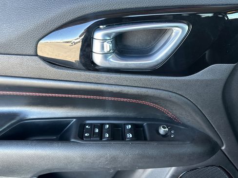 Used 2025 Jeep Compass Trailhawk AWD/4WD image 11