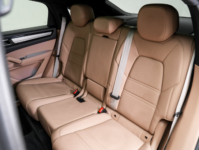 Certified 2023 Porsche Cayenne Platinum Edition AWD/4WD image 29