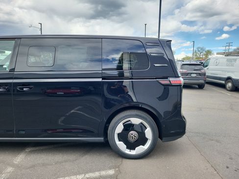 New 2025 Volkswagen ID. Buzz Pro S image 4