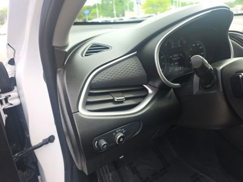 Used 2024 Chevrolet Malibu LS FWD image 17
