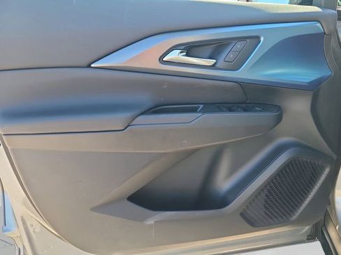 New 2026 Chevrolet Equinox EV LT image 19