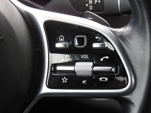 Used 2022 Mercedes-Benz GLC 300 4MATIC image 27