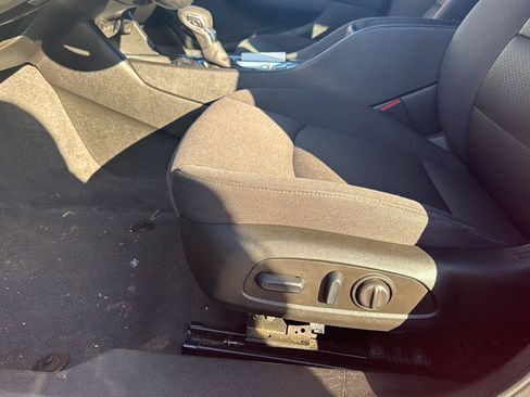 Used 2025 Chevrolet Malibu LT FWD image 7