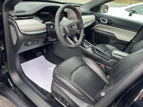 Used 2024 Jeep Compass Limited w/ Sun and Sound Group image 36