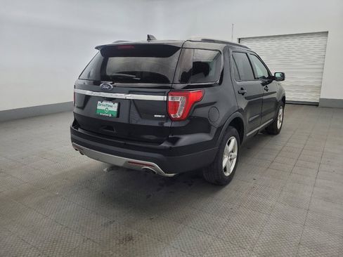 Used 2017 Ford Explorer XLT w/ Equipment Group 202A image 9