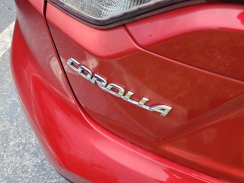 Used 2020 Toyota Corolla LE FWD image 11