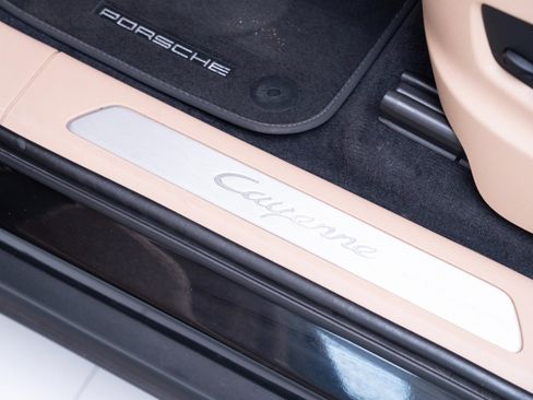 Certified 2023 Porsche Cayenne image 14