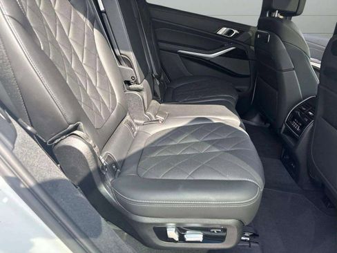 Used 2023 BMW X7 xDrive40i w/ Premium Package AWD/4WD image 14