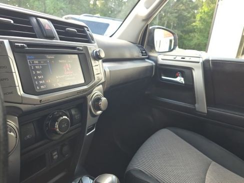 Used 2017 Toyota 4Runner SR5 AWD/4WD image 25