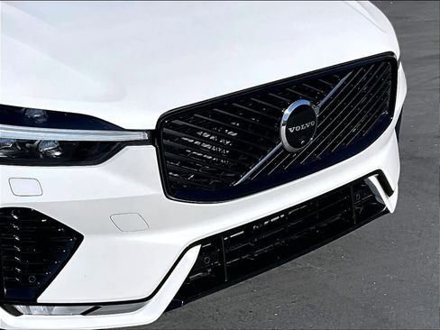 Used 2026 Volvo XC60 B5 Ultra w/ Climate Package image 33