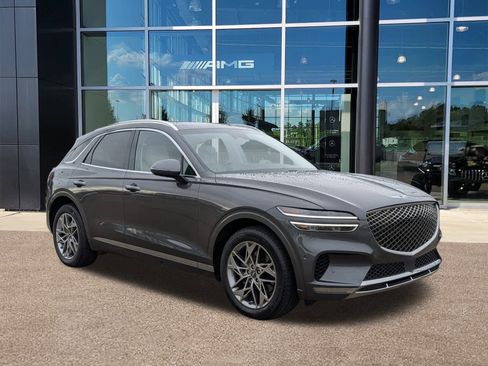 Used 2022 Genesis GV70 2.5T w/ Advanced Package image 3