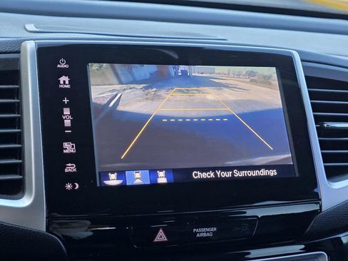 Used 2017 Honda Pilot Touring image 20