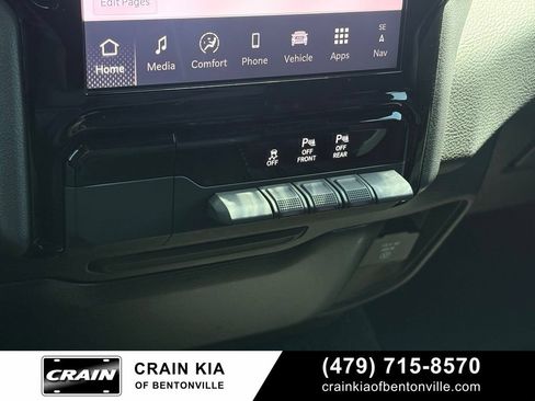 Used 2025 RAM 1500 Laramie AWD/4WD image 17