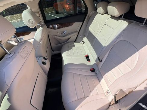 Used 2018 Mercedes-Benz GLC 300 4MATIC image 26