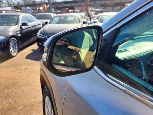 Used 2016 Toyota Highlander LE image 45