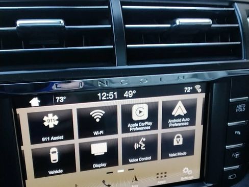 Used 2017 Lincoln Continental Reserve w/ Technology Package image 18