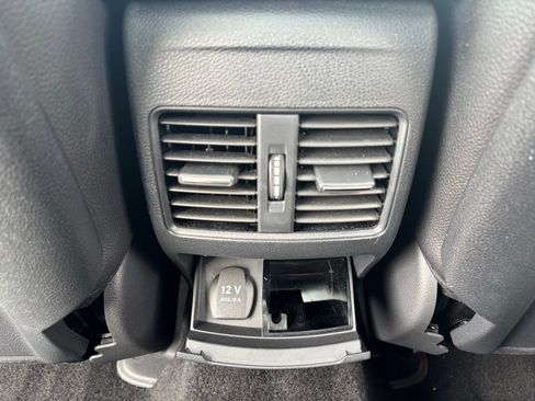 Used 2019 Mercedes-Benz GLA 250 4MATIC image 24