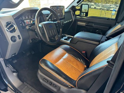 Used 2011 Ford F350 Lariat image 14