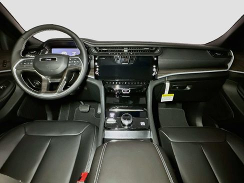 New 2026 Jeep Grand Cherokee Limited w/ Limited Altitude Package AWD/4WD image 7