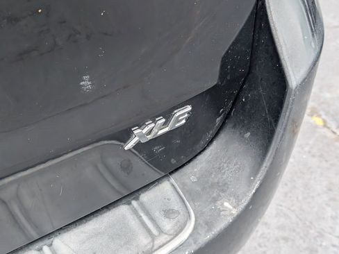 Used 2017 Toyota Sienna L image 27