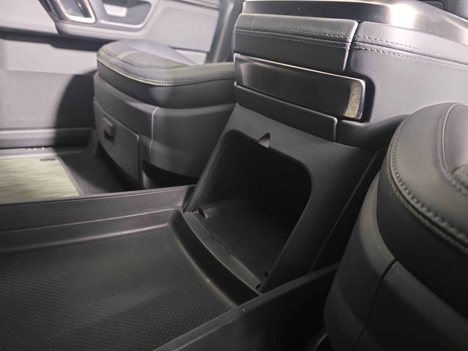 Used 2022 Rivian R1S Launch Edition Quad AWD/4WD image 33