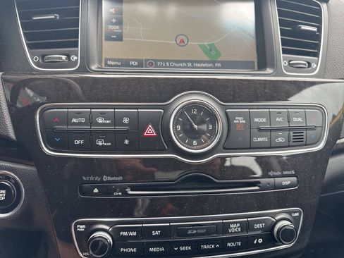 Used 2015 Kia Cadenza Premium w/ Technology Package FWD image 29
