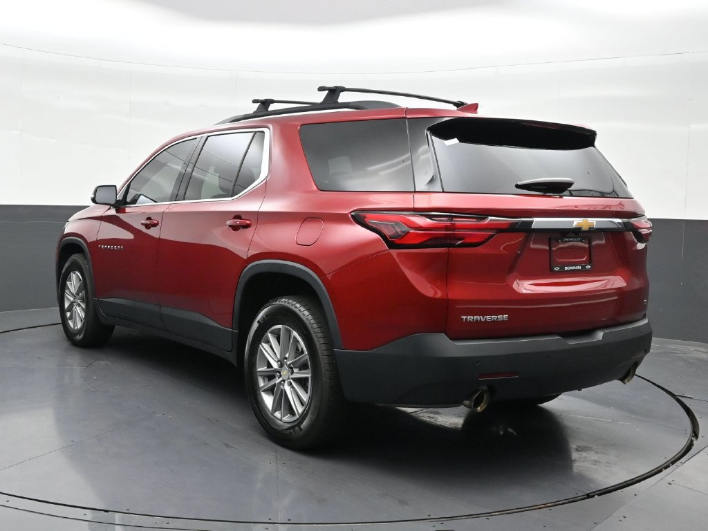 Used 2022 Chevrolet Traverse LT FWD image 3
