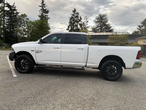 Used 2019 RAM 1500 Classic SLT w/ Protection Group AWD/4WD image 8