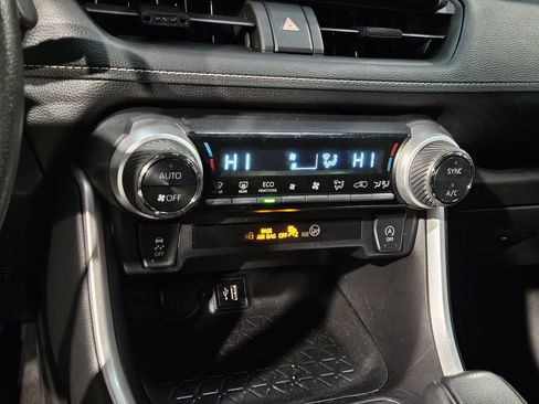 Used 2024 Toyota RAV4 XLE image 31