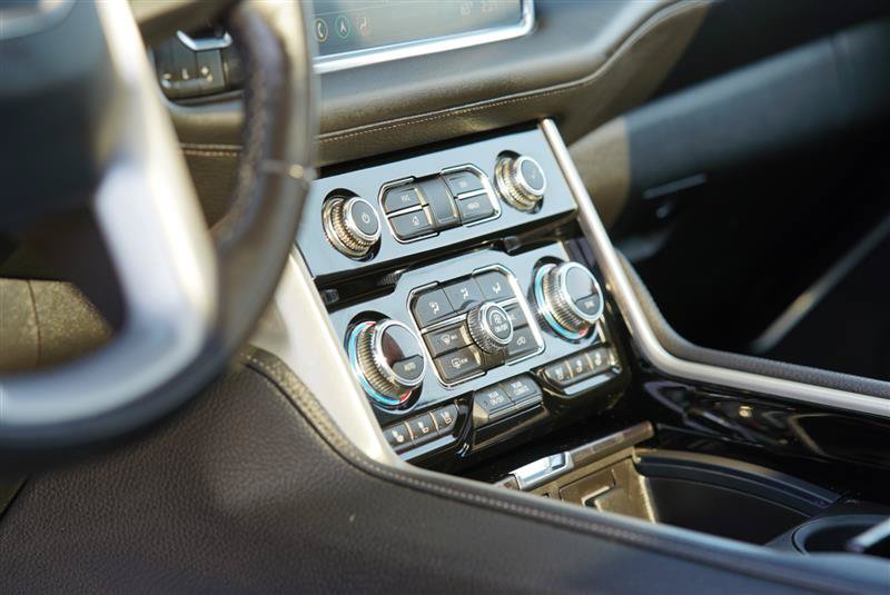 Used 2021 GMC Yukon Denali w/ Denali Premium Package AWD/4WD image 72