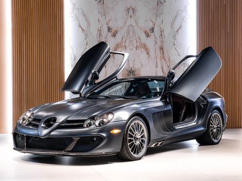Used 2005 Mercedes-Benz SLR image 2