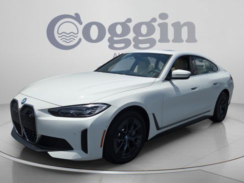 Used 2024 BMW i4 eDrive35 w/ Premium Package RWD image 1