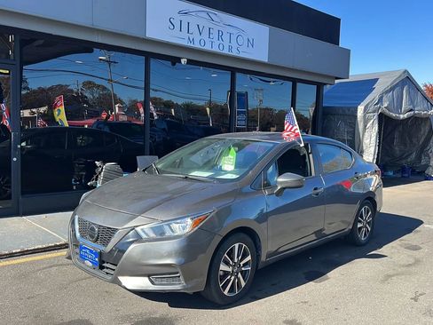 Used 2021 Nissan Versa SV image 1