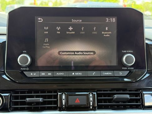 Used 2022 Nissan Pathfinder SV AWD/4WD image 13