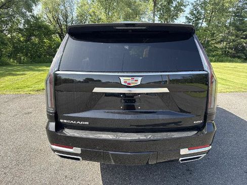 New 2026 Cadillac Escalade Luxury w/ LPO, Floor Liner Package AWD/4WD image 5