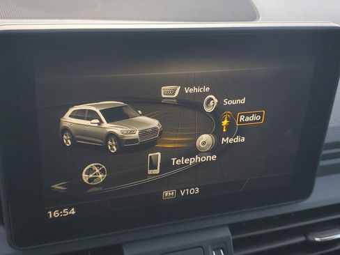 Used 2020 Audi Q5 2.0T Premium w/ Convenience Package image 20