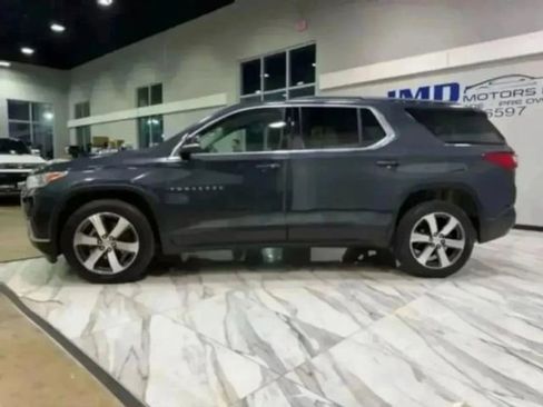 Used 2021 Chevrolet Traverse LT w/ LT Premium Package image 43