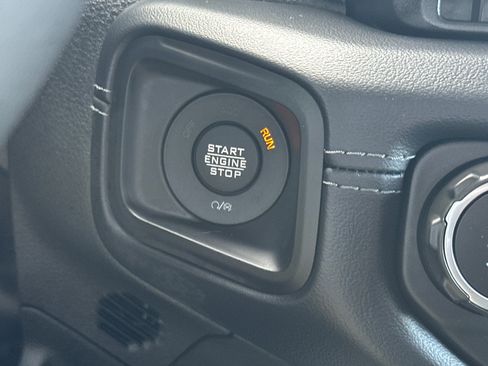 New 2025 Jeep Gladiator Sport image 21