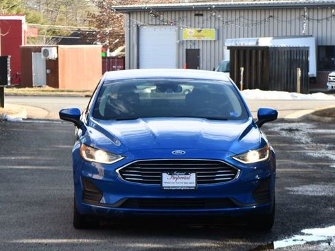 Used 2019 Ford Fusion SE image 2