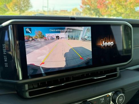 New 2025 Jeep Gladiator Mojave w/ Convenience Group image 20