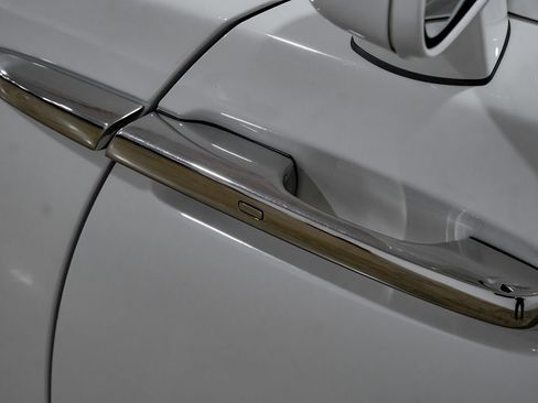 Used 2016 Rolls-Royce Wraith RWD image 29