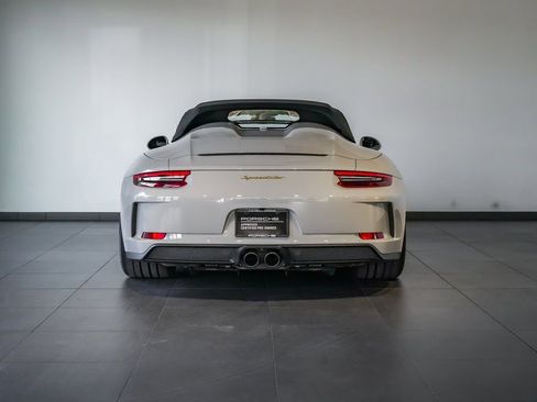 Certified 2019 Porsche 911 Speedster RWD image 6