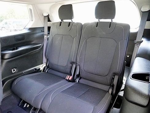 Used 2023 Jeep Grand Cherokee L Laredo RWD image 18