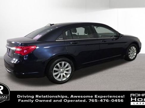 Used 2012 Chrysler 200 Touring FWD image 9