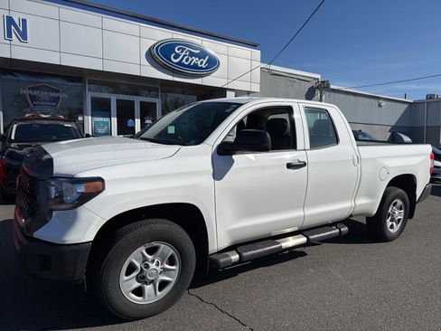 Used 2018 Toyota Tundra SR image 1