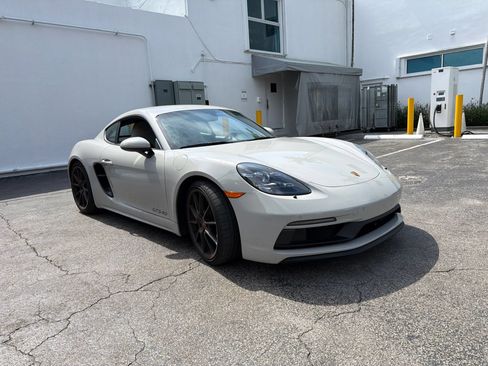 Used 2025 Porsche 718 Cayman GTS RWD image 3