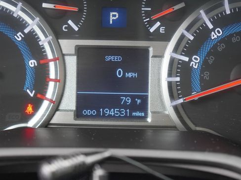 Used 2018 Toyota 4Runner SR5 AWD/4WD image 20