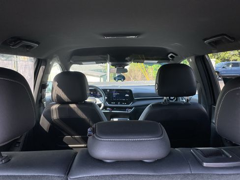 Used 2026 Chevrolet Equinox LT w/ Convenience Package II FWD image 6