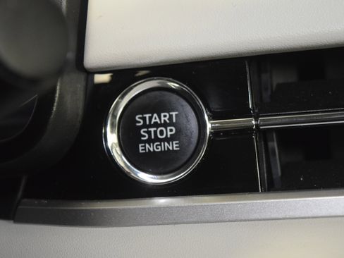 Used 2024 Mitsubishi Outlander SEL image 25