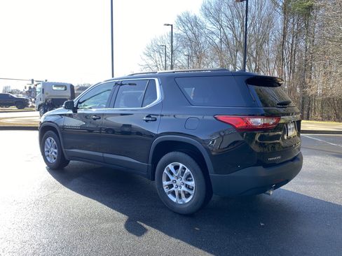 Used 2021 Chevrolet Traverse LT image 7